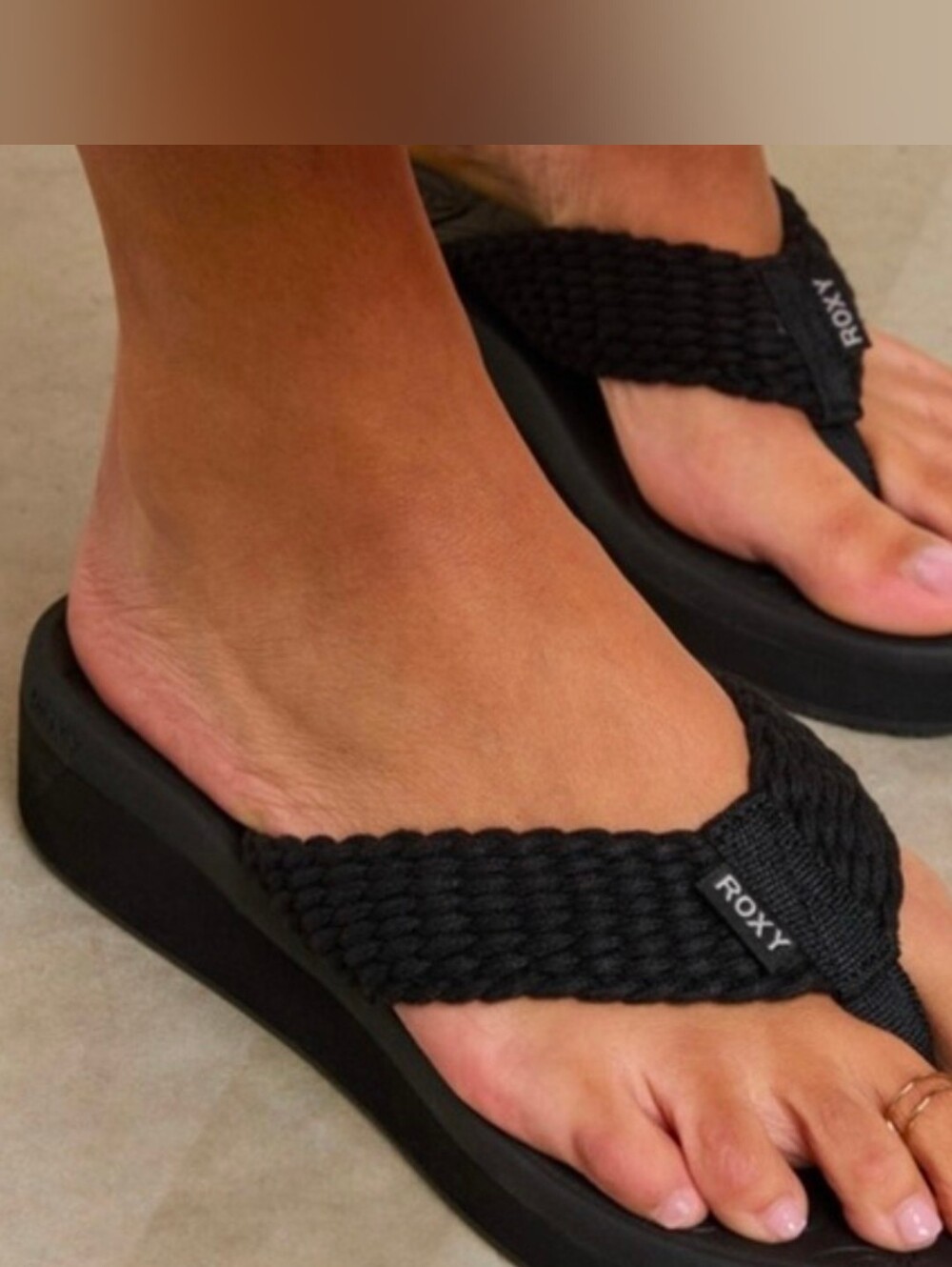 NWT Roxy flip flops
